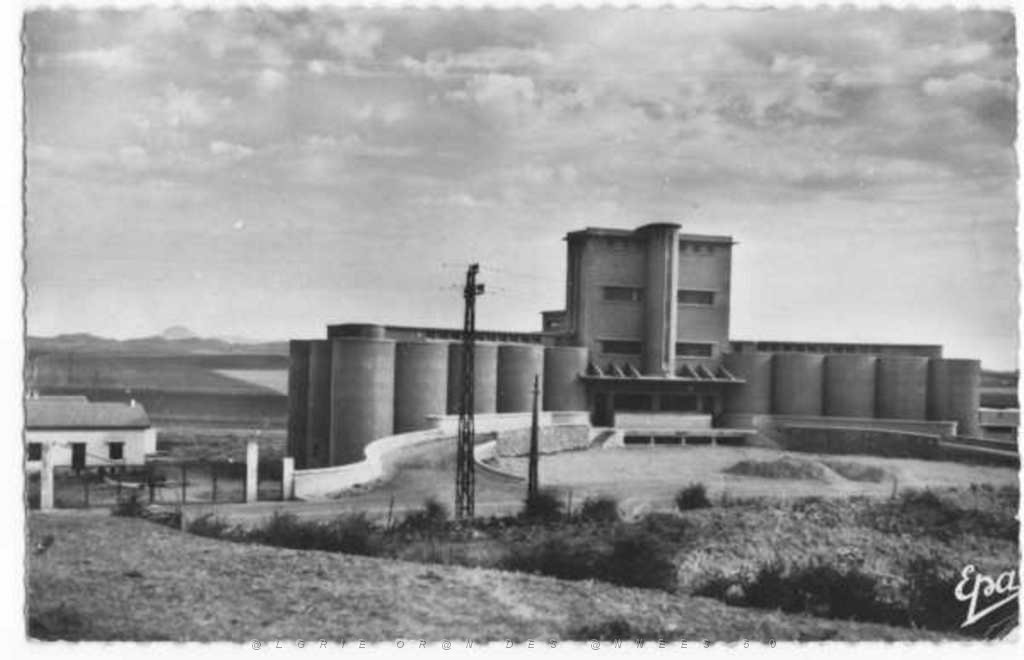 VIALAR ET LES SILOS.JPG